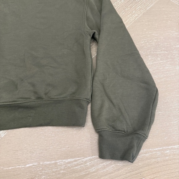 Divided by H&M Green Cropped Sweatshirt Size XS Pullover Crew Neck Long Sleeves - Picture 2 of 5